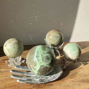 Garnierite　Sphere