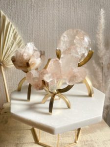 水晶スタンド　真鍮　マニカラン水晶