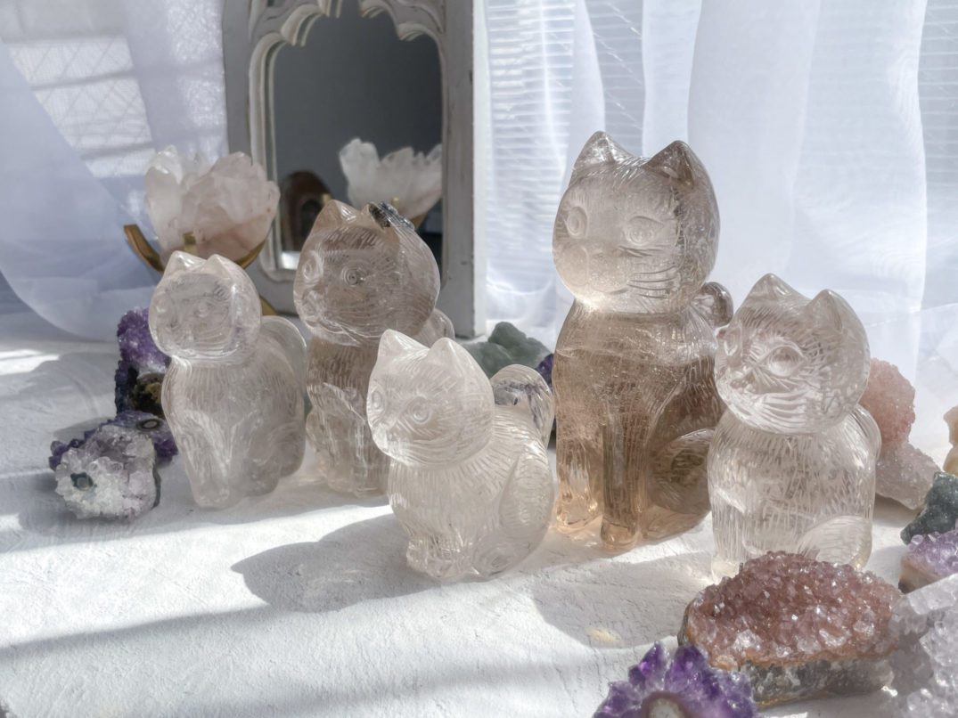 天然石スモーキークォーツの猫置物彫物 R0005