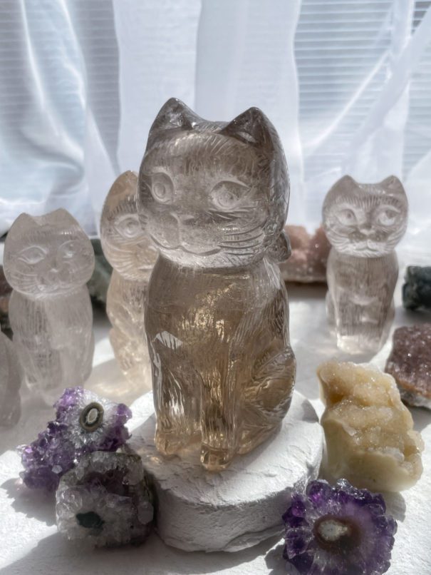 ★天然石スモーキークォーツとシトリン共生の招き猫置物彫物 R0003