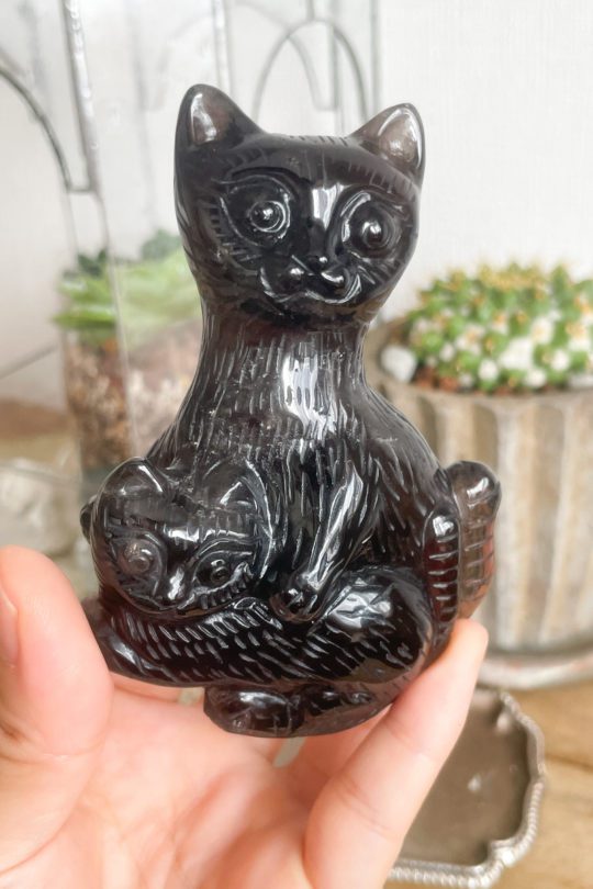 ねこ　置物　水晶　スモーキークォーツ