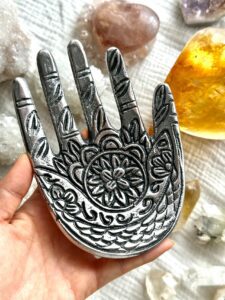 天然石　クリスタル　ハムサハンド　スタラクタイト