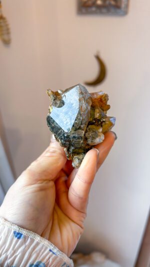 イエロー ブラック　パキスタン　フンザ　天然石　ヒマラヤ水晶