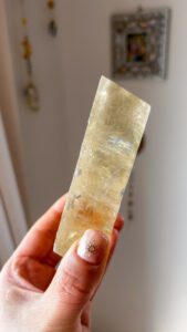 イエローカルサイト　水晶　天然石