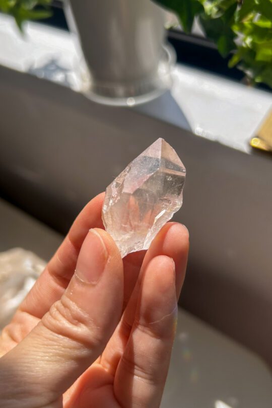 フンザ　ヒマラヤ水晶　桃源郷　マニカラン　天然石　インド　水晶　ピンク