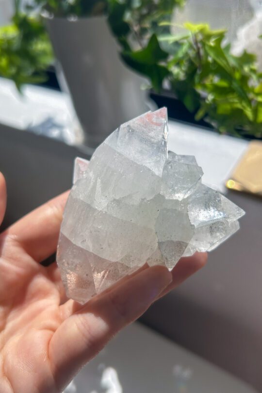 アポフィライト　天然石　インド　水晶　AAA