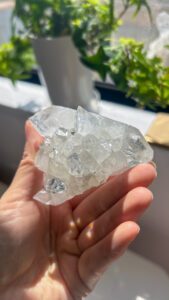 アポフィライト　天然石　インド　水晶　AAA