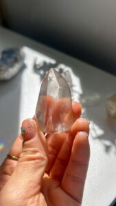 クラック水晶　ブラジル水晶　天然石　水晶　ヒマラヤ水晶　イエロー水晶　手研磨　水晶ポイント