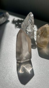クラック水晶　ブラジル水晶　天然石　水晶　ヒマラヤ水晶　イエロー水晶　手研磨
