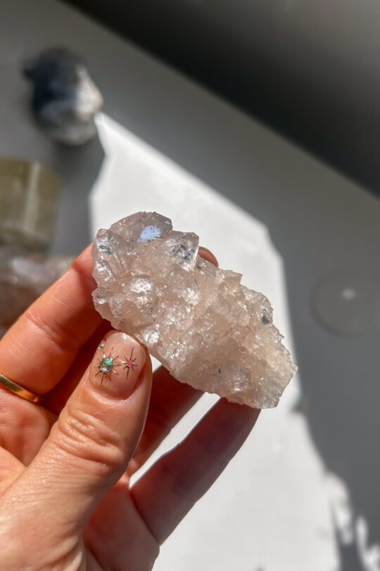 ピンクアポフィライト　天然石　水晶