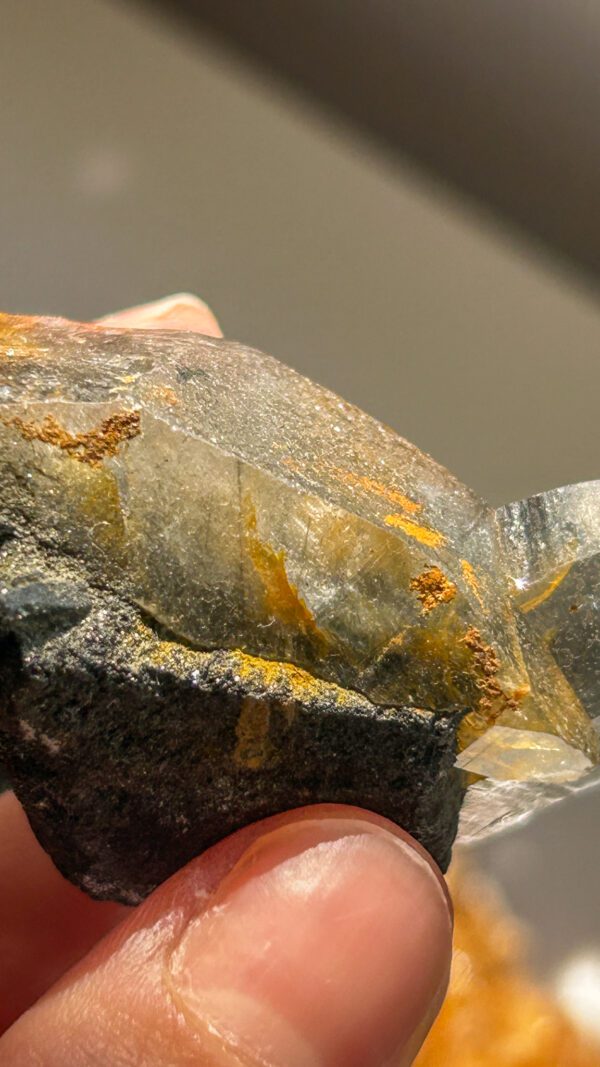 レア！イエローxブラック 桃源郷からきたトルマリンルチル・ヘマタイトヒマラヤ水晶　Yellow black II - 画像 (8)