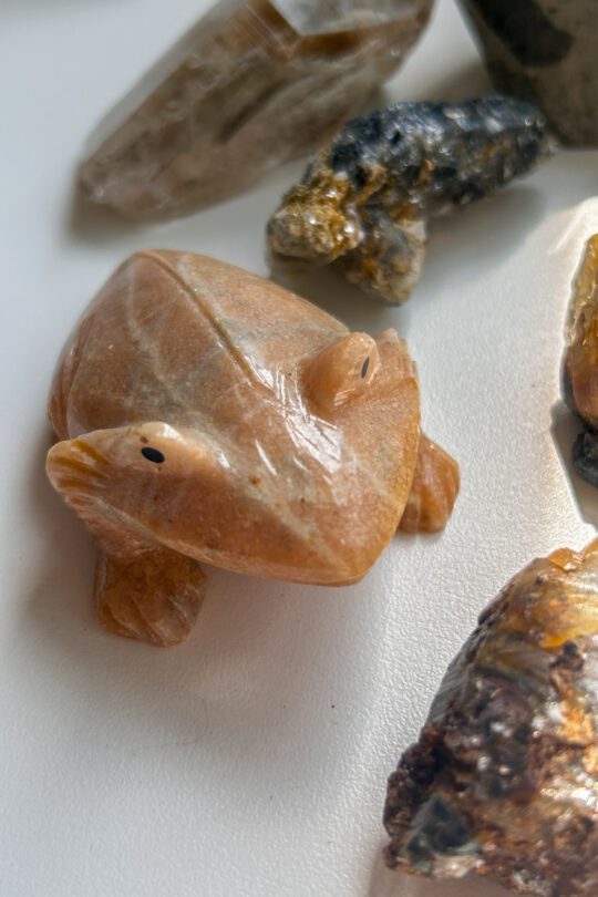 アラバスター　天然石　カエル