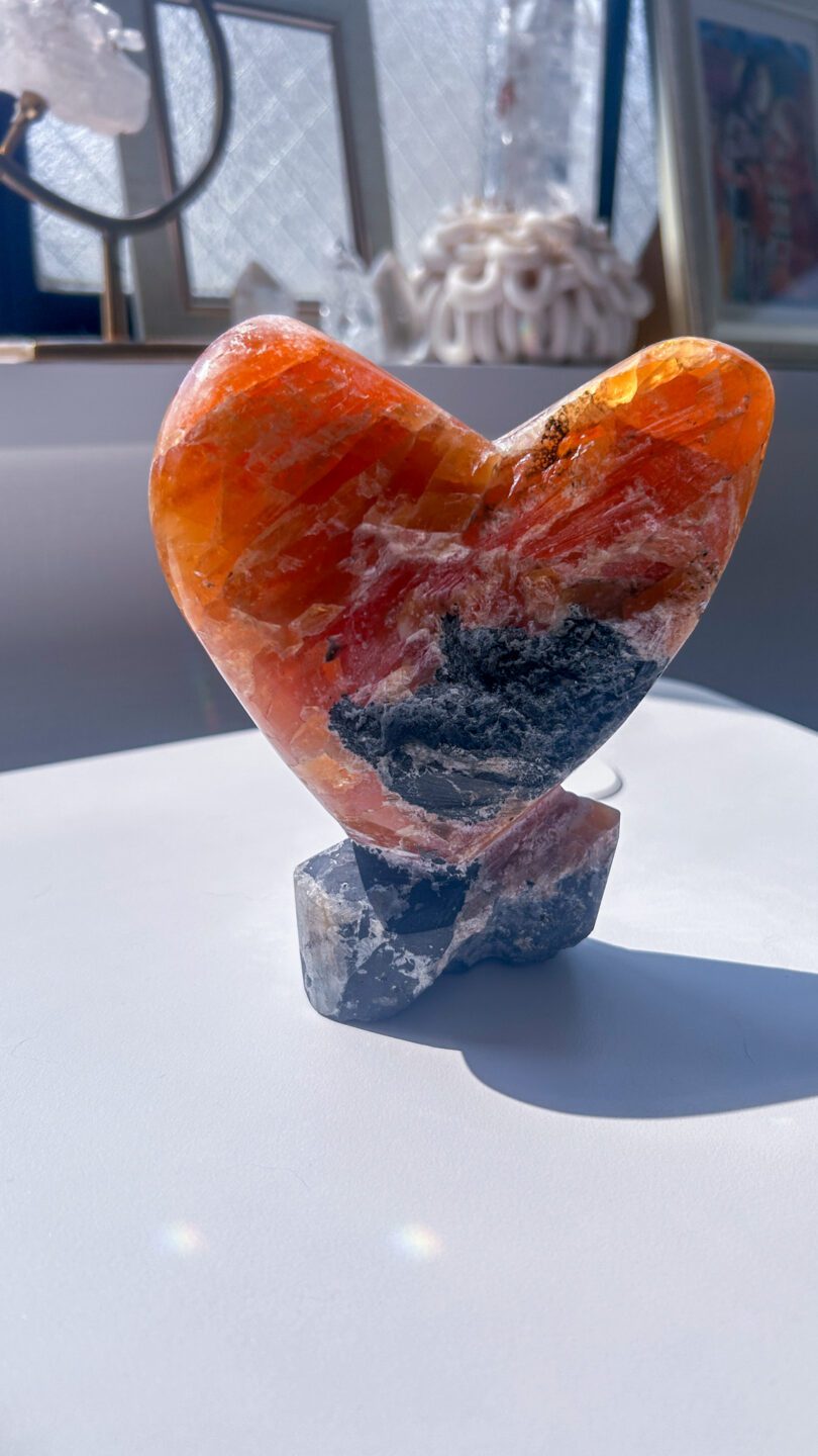 インド カルサイト オレンジ ハート ポリッシュ