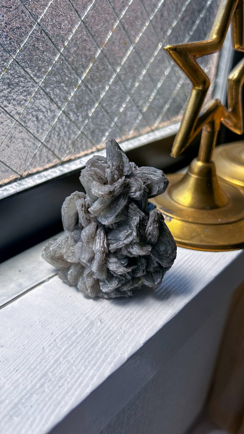 ブラックスティルバイト 天然石 レア インド 鉱物