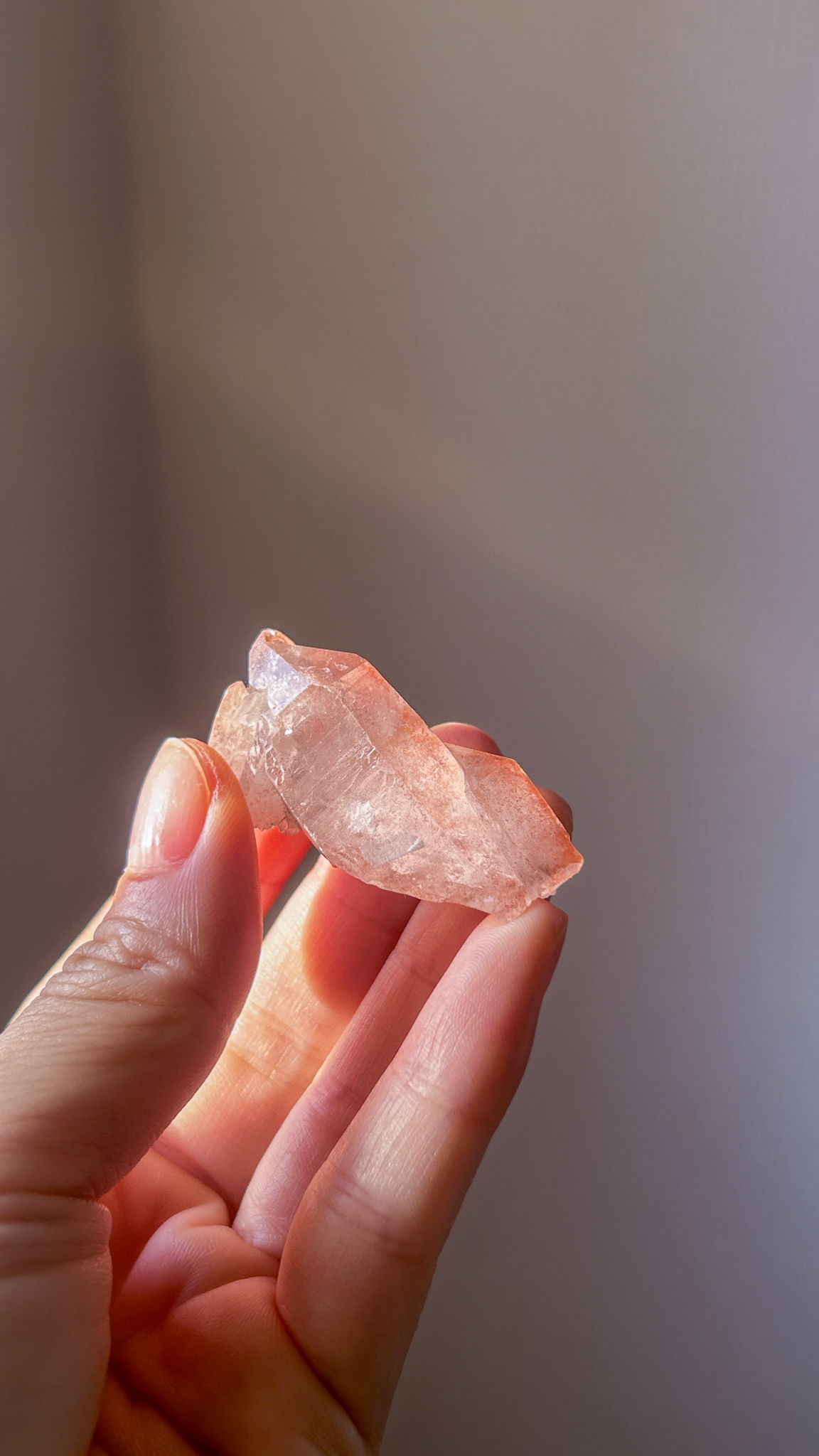 心を躍動させる 南アフリカの大地より レッドクォーツ Orisaの神々 小さな赤いクラスター - 画像 (5)