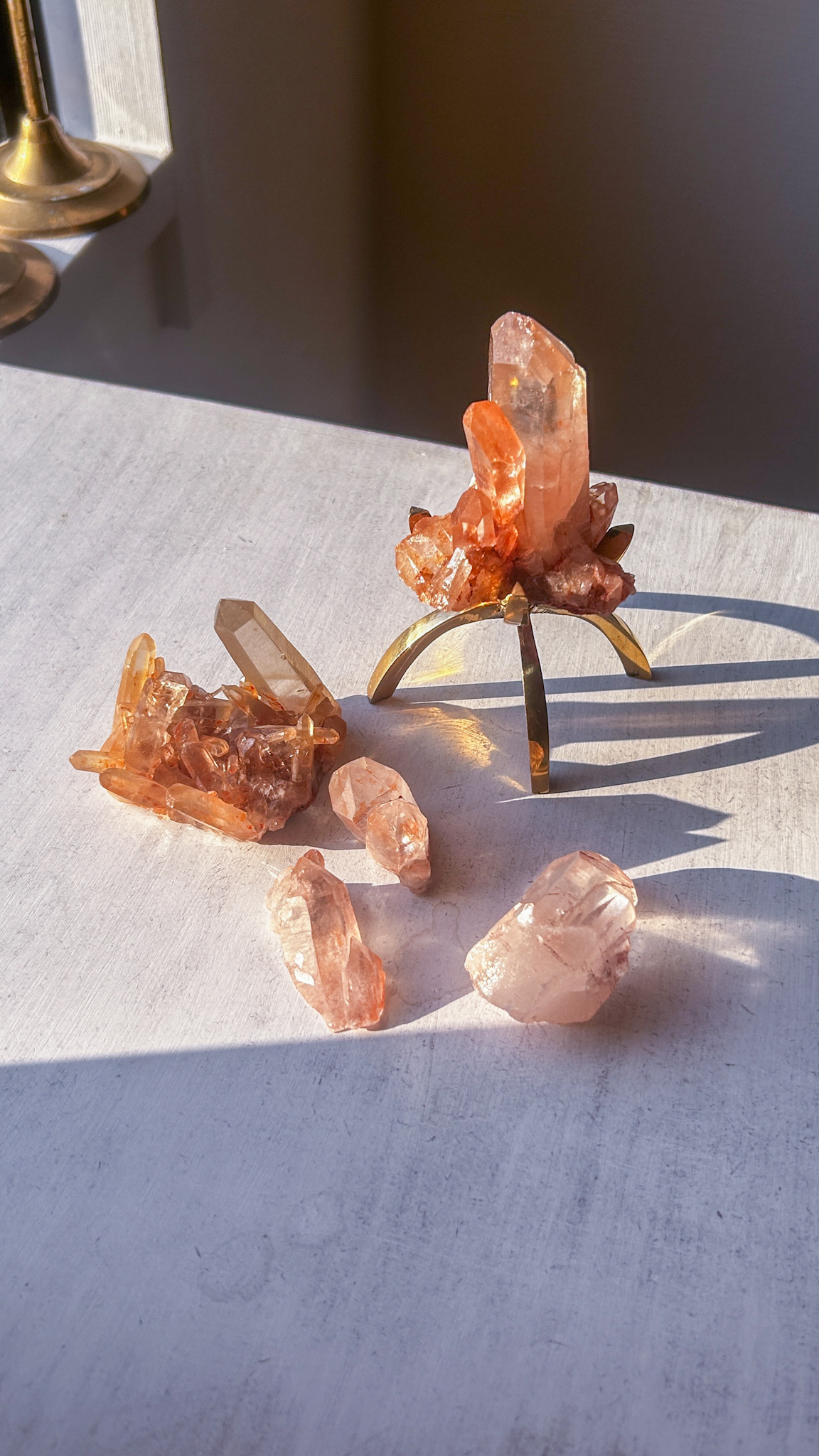 心を躍動させる 南アフリカの大地より レッドクォーツ Orisaの神々 小さな赤いクラスター - 画像 (9)