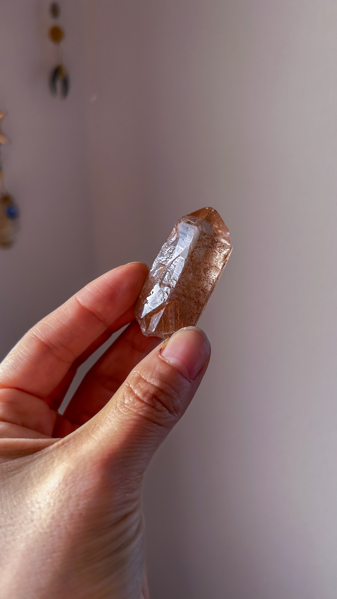 心を躍動させる 南アフリカの大地より レッドクォーツ Orisaの神々 レディッシュブラウン ポイント - 画像 (3)