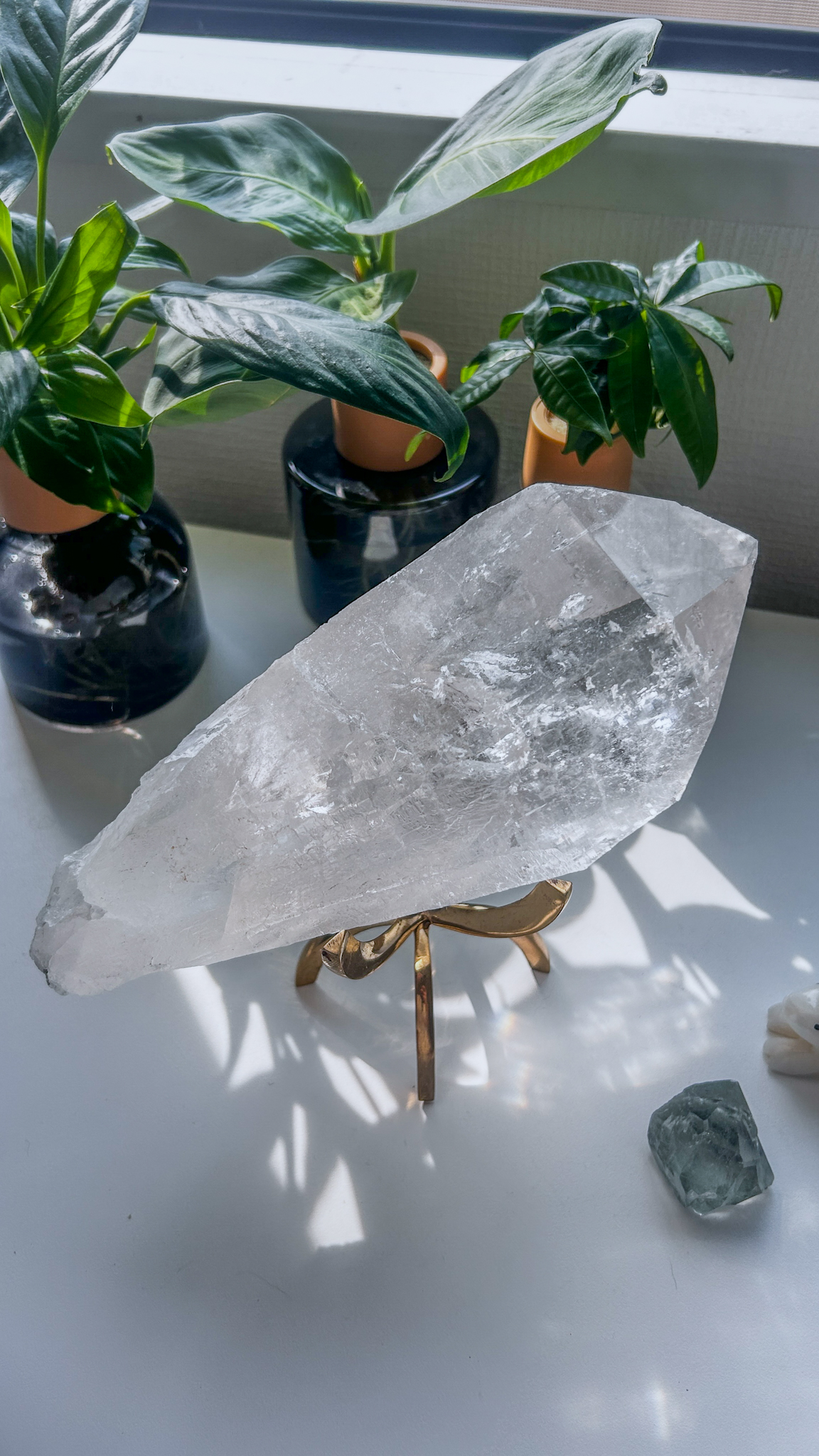 ご神体サイズ Maha Devi 美しいマニハール エネルギーを放つ特大の高純度ヒマラヤ水晶ポイント XXL 1.9KG - 画像 (5)