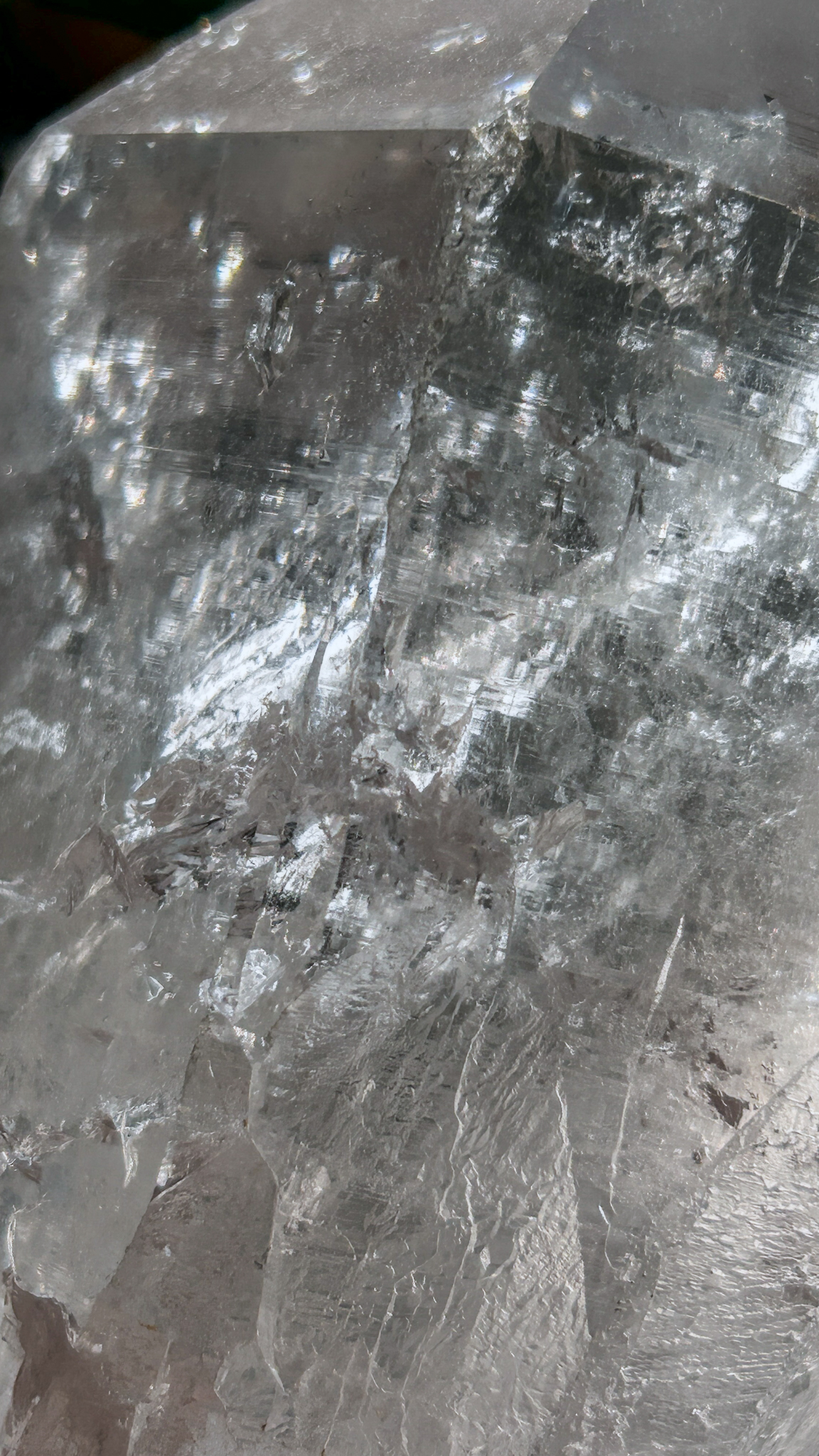 ご神体サイズ Maha Devi 美しいマニハール エネルギーを放つ特大の高純度ヒマラヤ水晶ポイント XXL 1.9KG - 画像 (9)