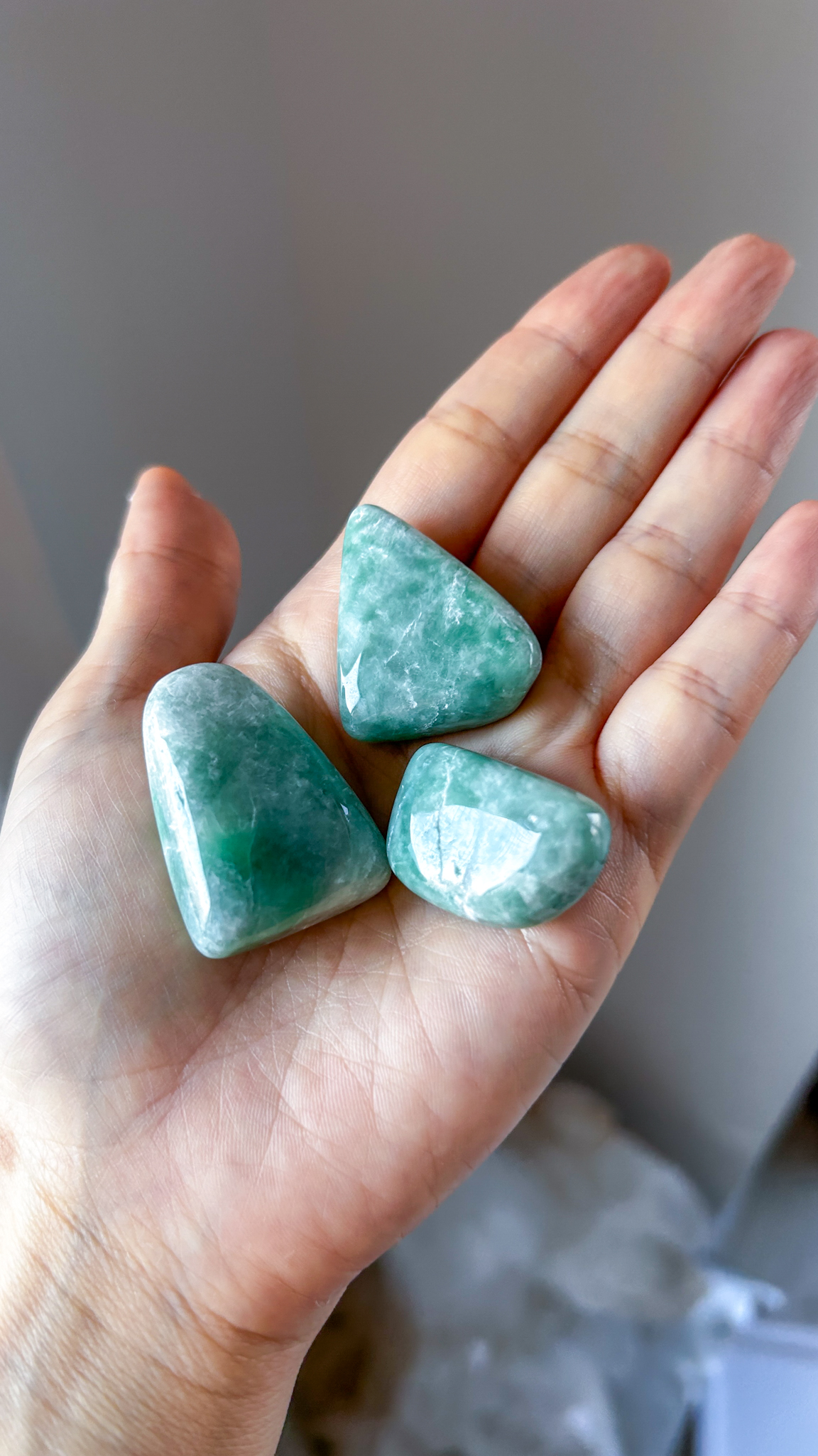 不老不死のお守り・美しいホワイトxみどり・ミャンマー翡翠 お守りストーン - 画像 (2)