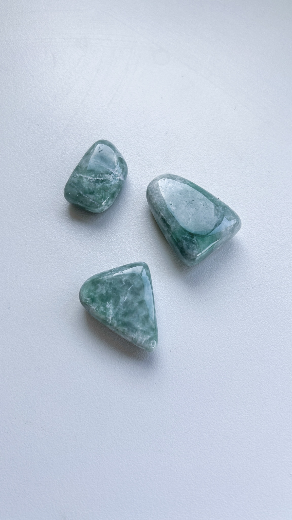 不老不死のお守り・美しいホワイトxみどり・ミャンマー翡翠 お守りストーン - 画像 (3)