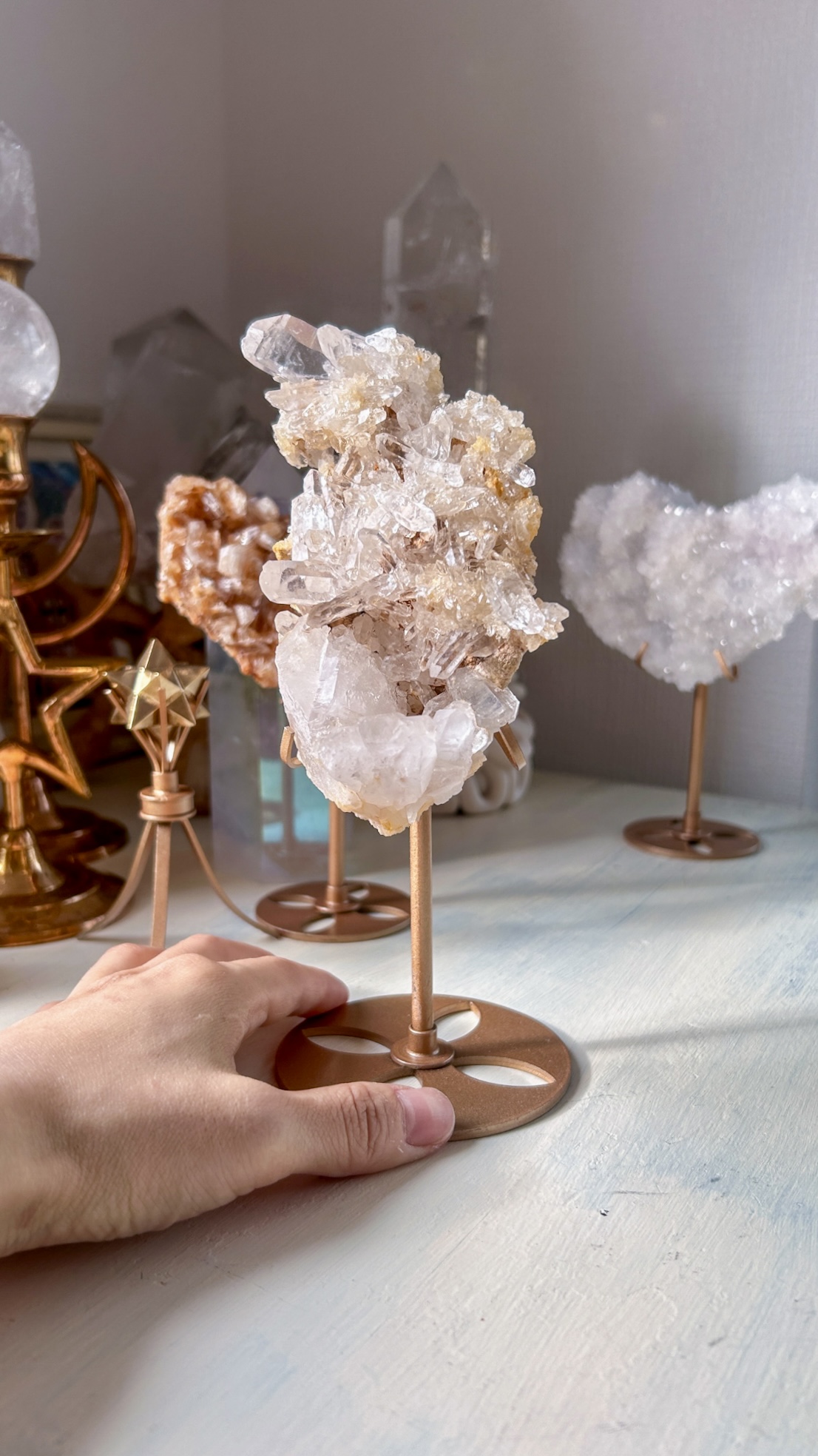 ギルギット スカルドゥ産ヒマラヤ水晶 ─ Home of Nostalgia スタンド付き - 画像 (4)