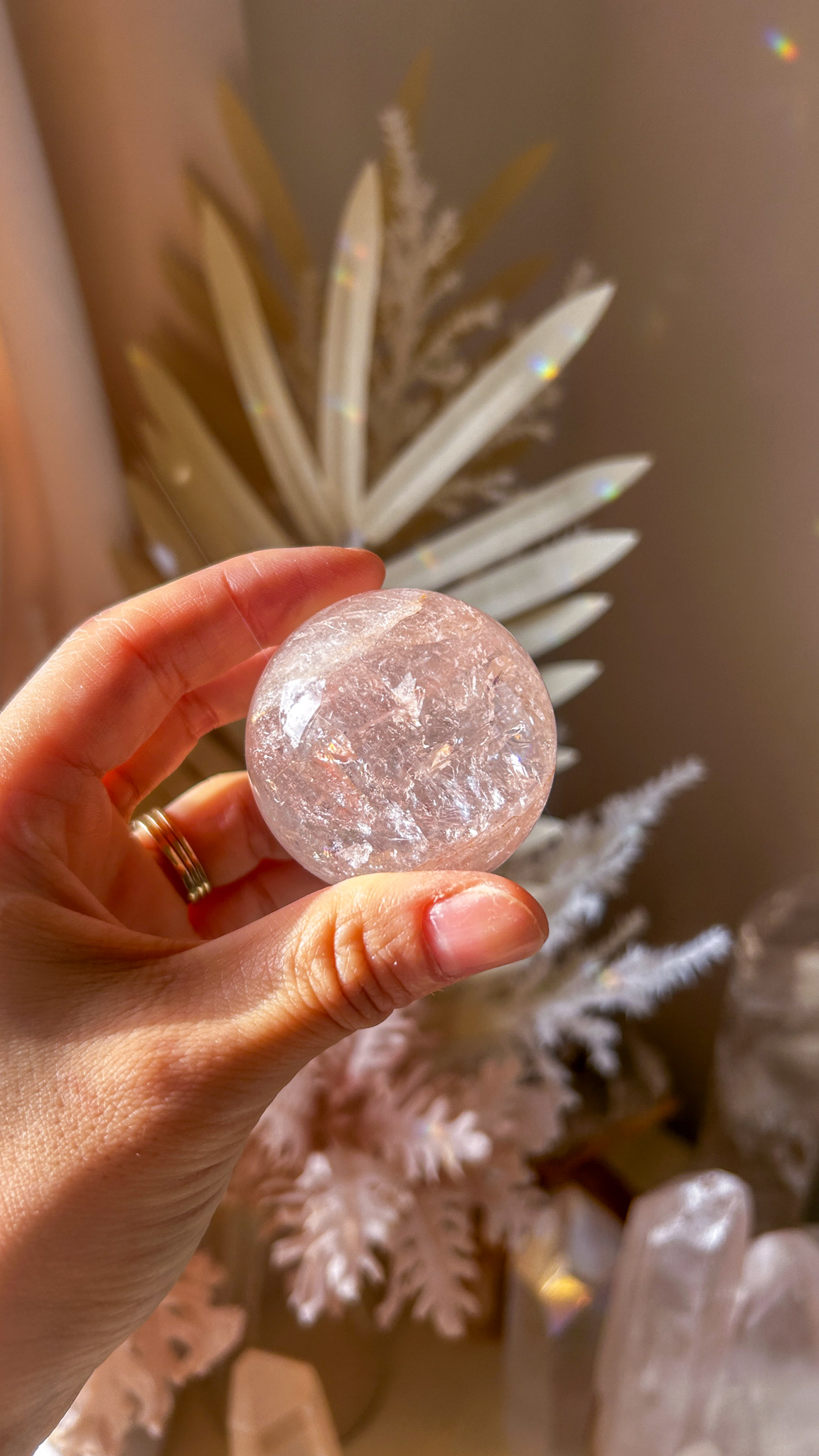 愛の開花 マダガスカルの最高品質 ピンク ヘマタイト クォーツ 🌈 スフィア You are loved キラキラ虹優しいピンク47mm - 画像 (6)