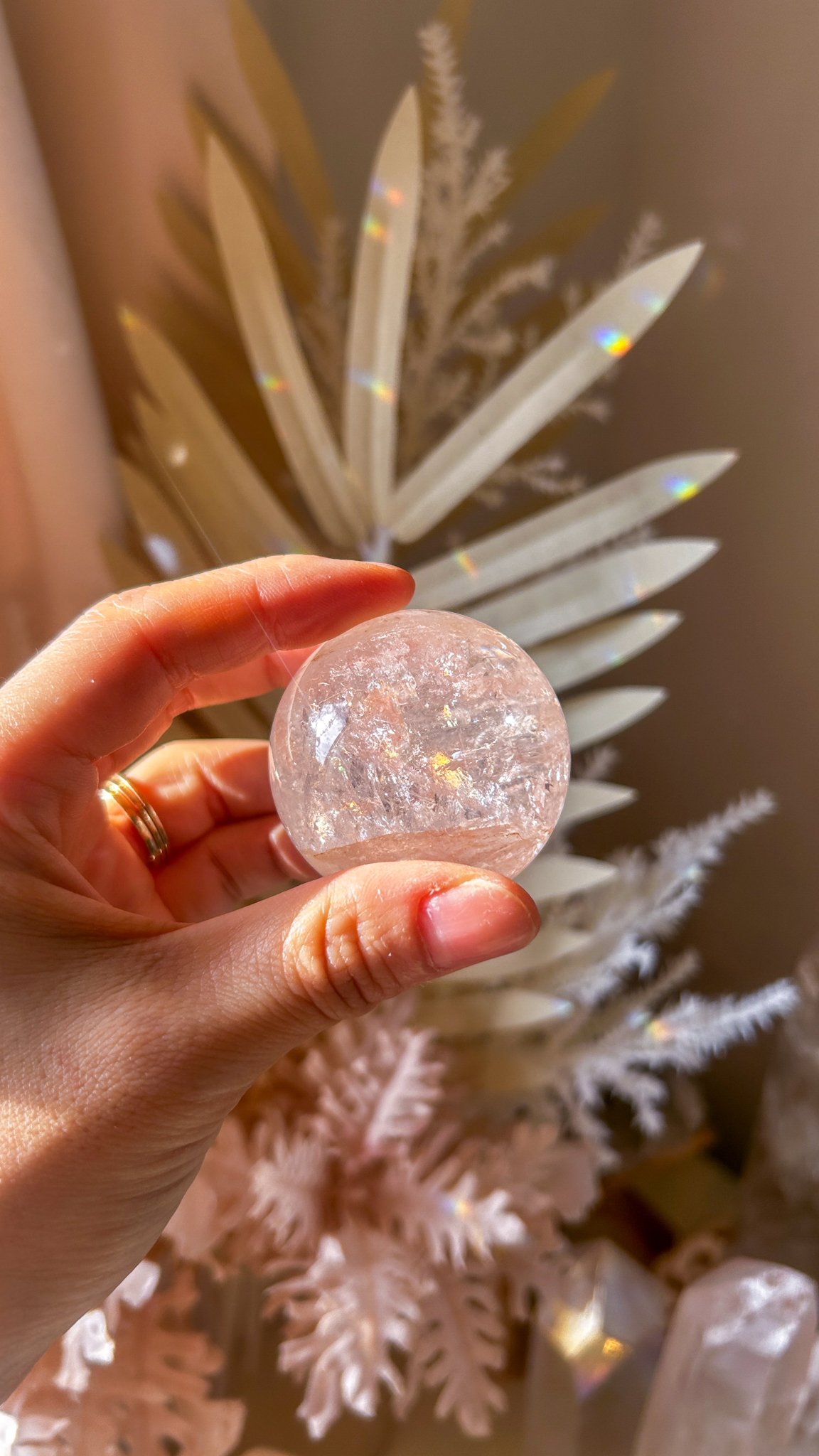 愛の開花 マダガスカルの最高品質 ピンク ヘマタイト クォーツ 🌈 スフィア You are loved キラキラ虹優しいピンク47mm - 画像 (5)