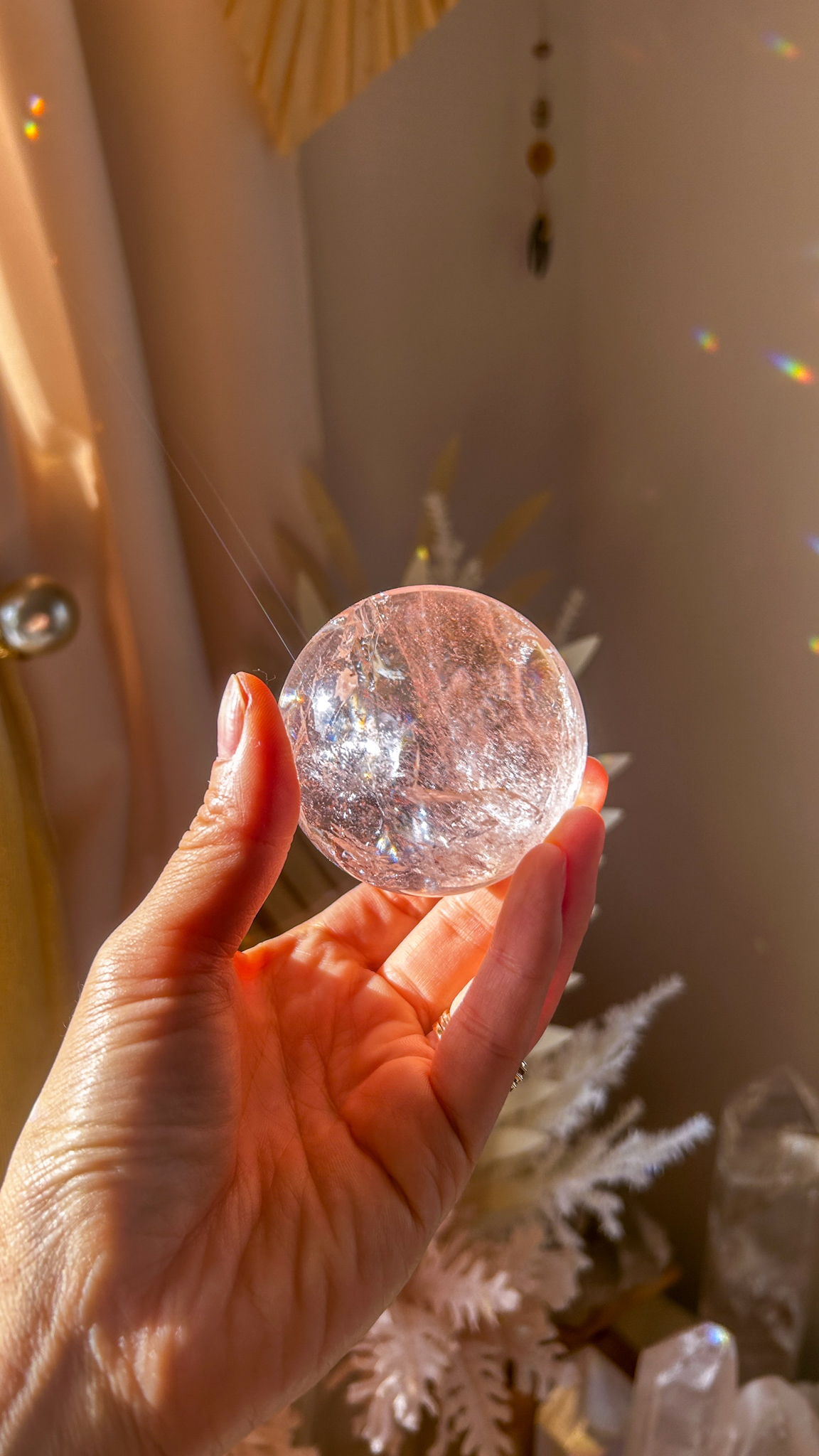 愛の開花 マダガスカルの最高品質 ピンク ヘマタイト クォーツ 🌈 スフィア You are loved キラキラ虹インクルージョンピンク58mm - 画像 (2)