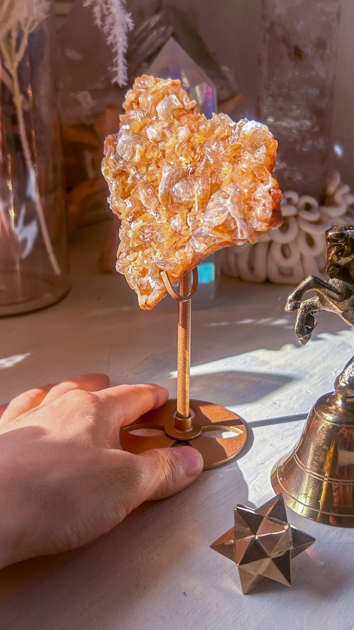 イエロー 珍しいキラキラ・ステラライト(ステラ沸石)Dream lands スタンド付き - 画像 (4)