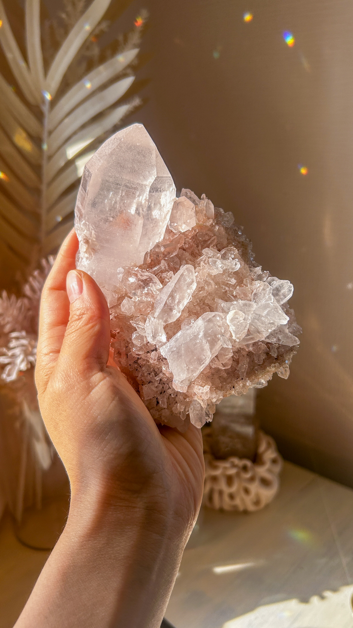 マニカラン フロスティ ピンクサマディクォーツ 個性的なハリハリクラスター スタンド付き Vibrating heart - 画像 (6)