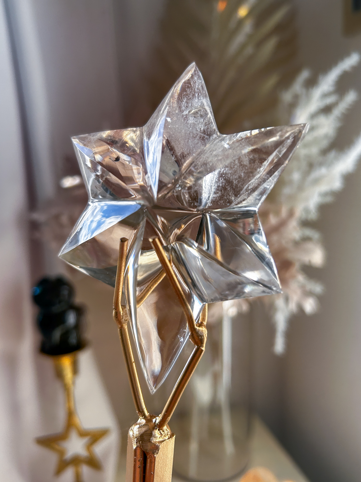 ベツレヘムの星・贅沢なバイーア産職人の一点もの・レムリアンカービング(スタンド付き) ほんのりスモーキートップに虹あり - 画像 (4)