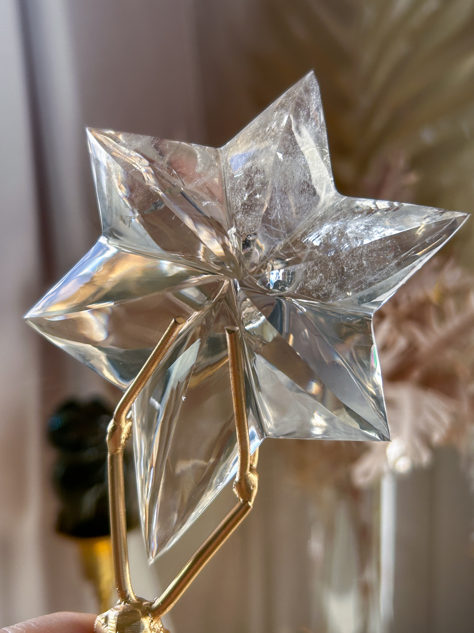 ベツレヘムの星・贅沢なバイーア産職人の一点もの・レムリアンカービング(スタンド付き) ほんのりスモーキートップに虹あり - 画像 (6)