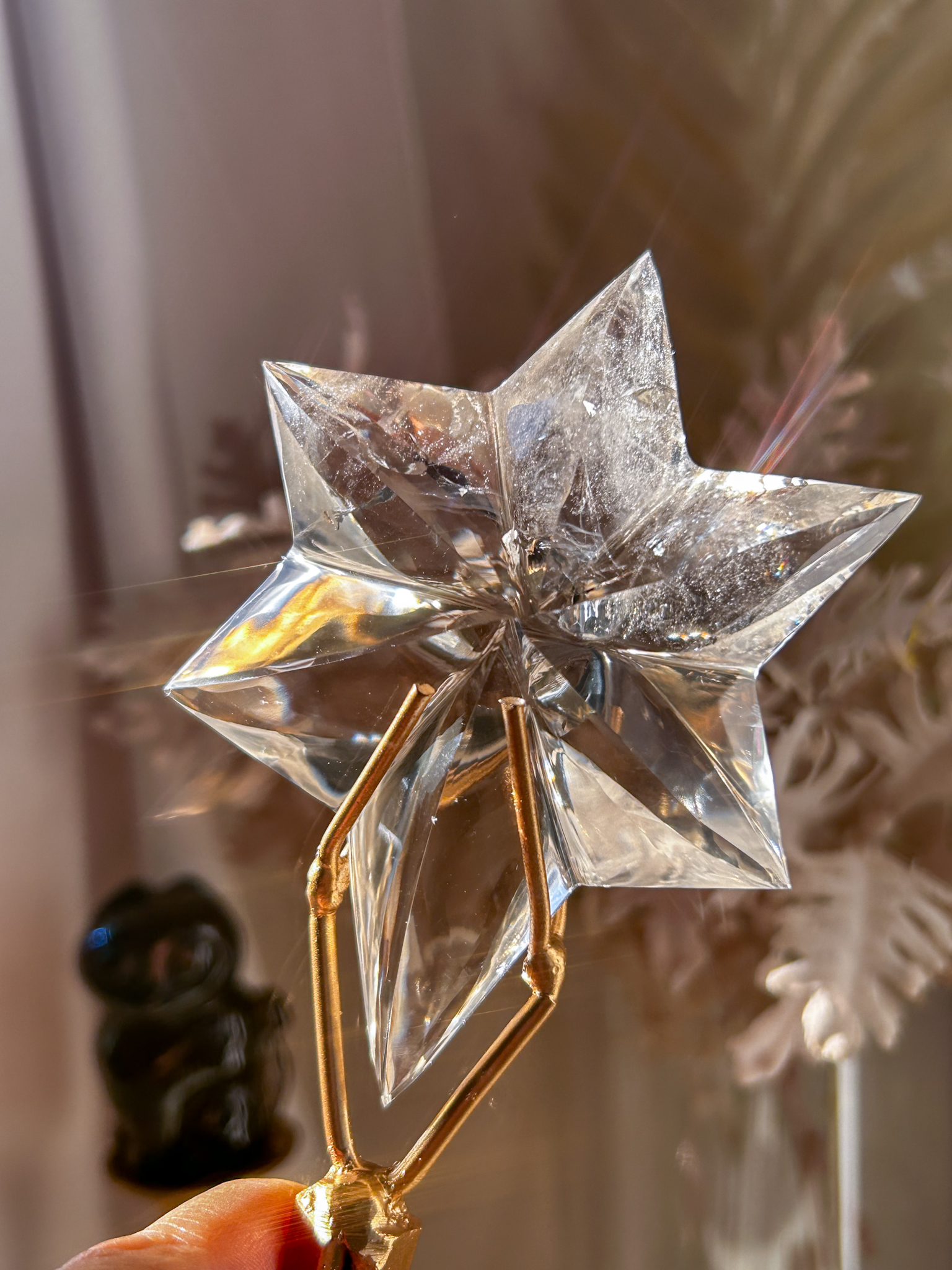 ベツレヘムの星・贅沢なバイーア産職人の一点もの・レムリアンカービング(スタンド付き) ほんのりスモーキートップに虹あり - 画像 (7)