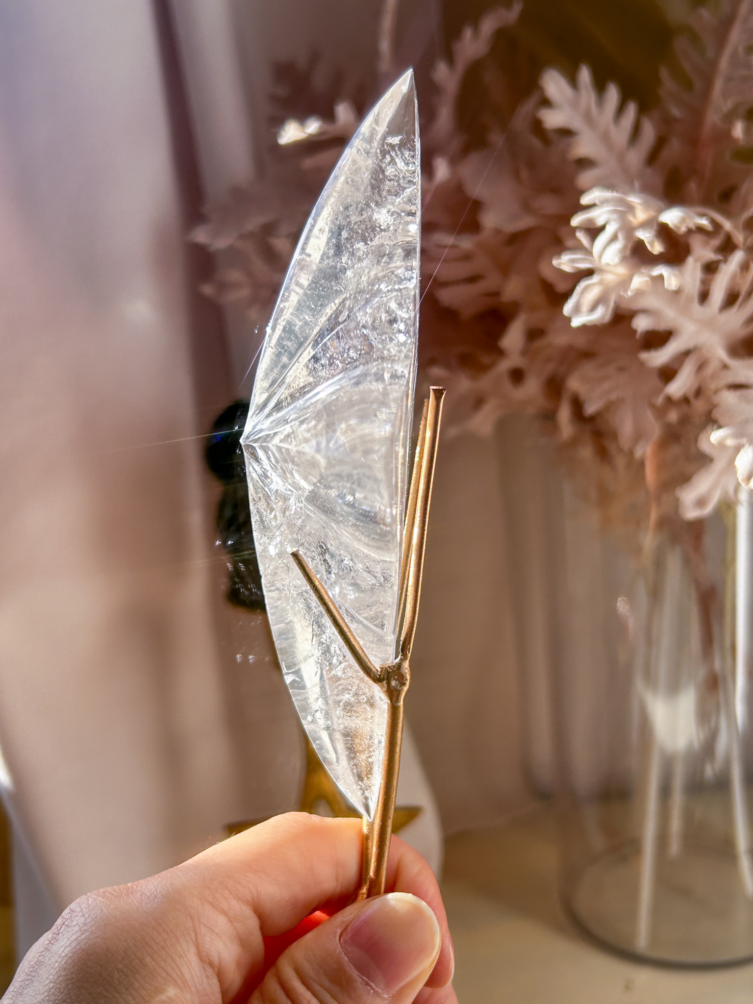 ベツレヘムの星・贅沢なバイーア産職人の一点もの・レムリアンカービング(スタンド付き) 中央に虹あり - 画像 (2)