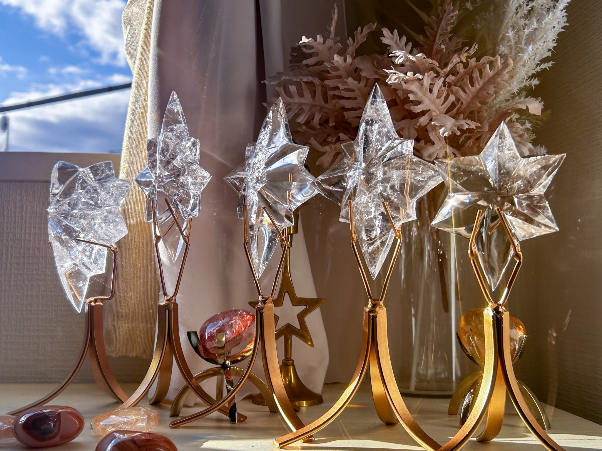 ベツレヘムの星・贅沢なバイーア産職人の一点もの・レムリアンカービング(スタンド付き) 中央に虹あり - 画像 (9)