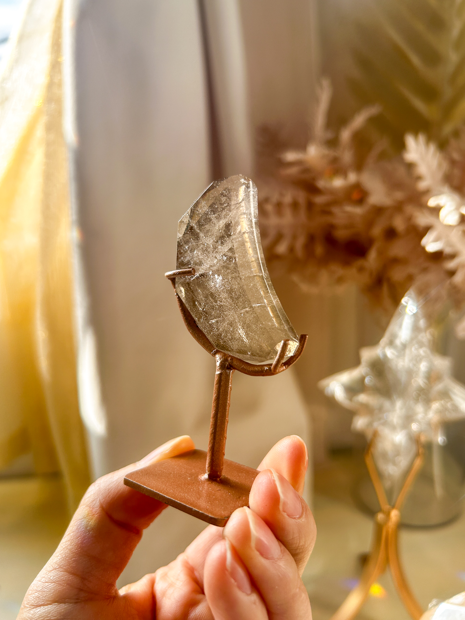 ZeccaMoonGem🌙ゼッカ産スモーキーファセットムーン(スタンド付き)A ライトスモーキー - 画像 (6)