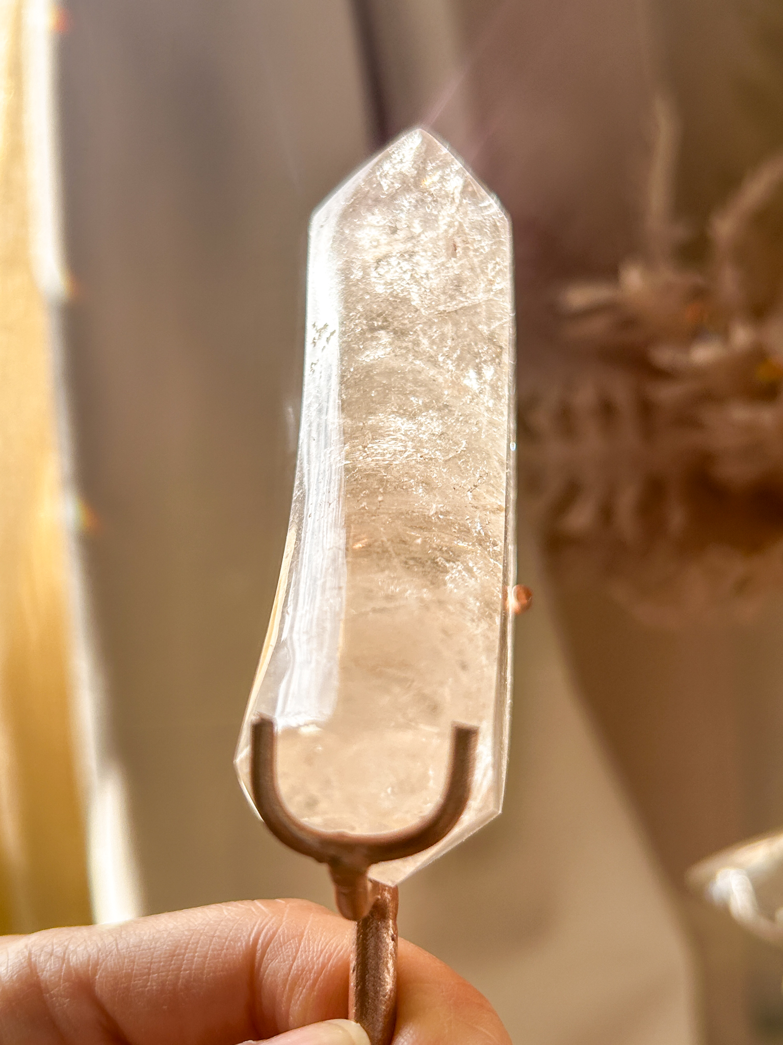 ZeccaMoonGem🌙ゼッカ産スモーキーファセットムーン(スタンド付き)C ホワイト・シルバーガーデン虹あり - 画像 (6)