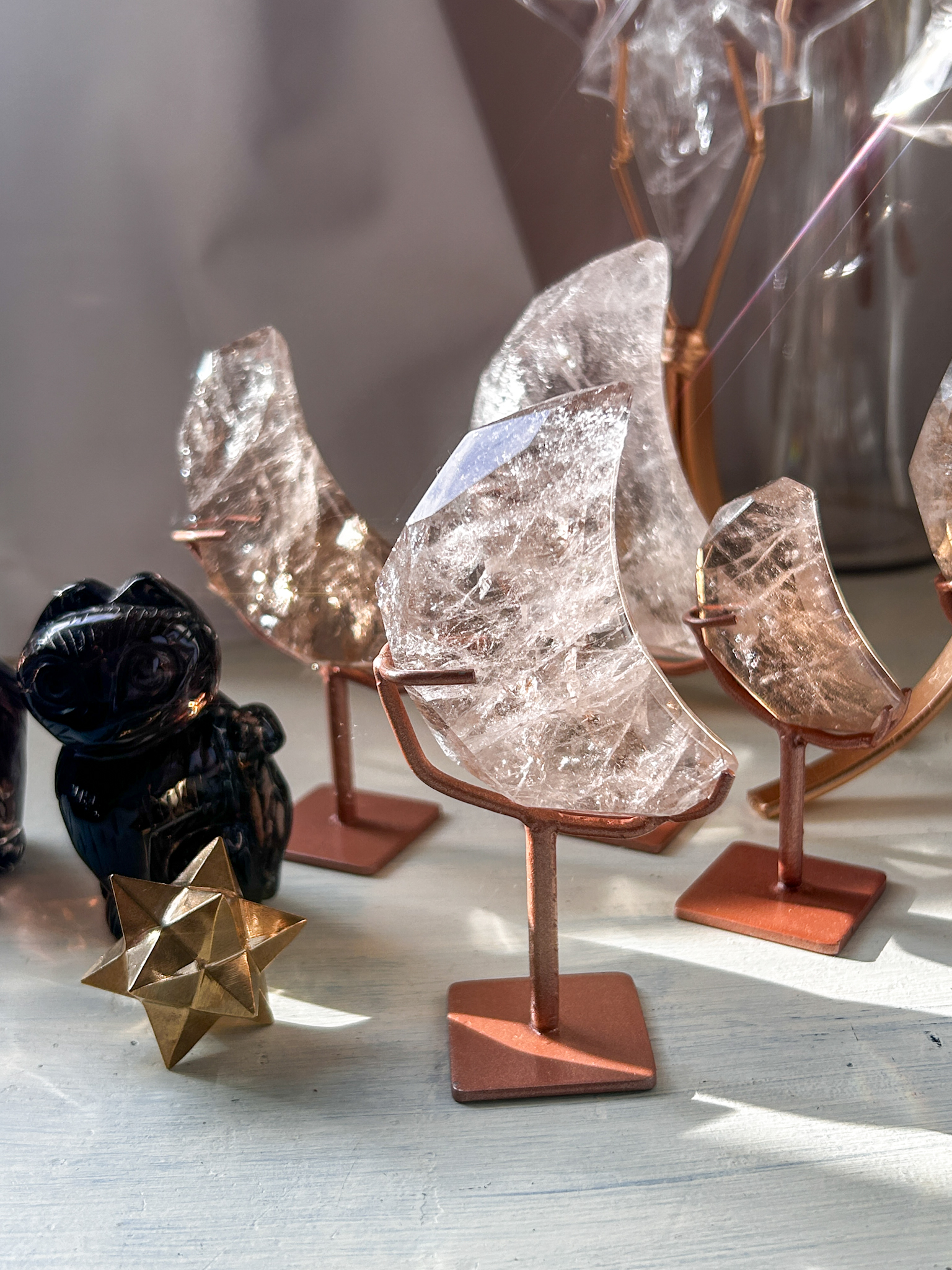 ZeccaMoonGem🌙ゼッカ産スモーキーファセットムーン(スタンド付き)A ライトスモーキー - 画像 (8)