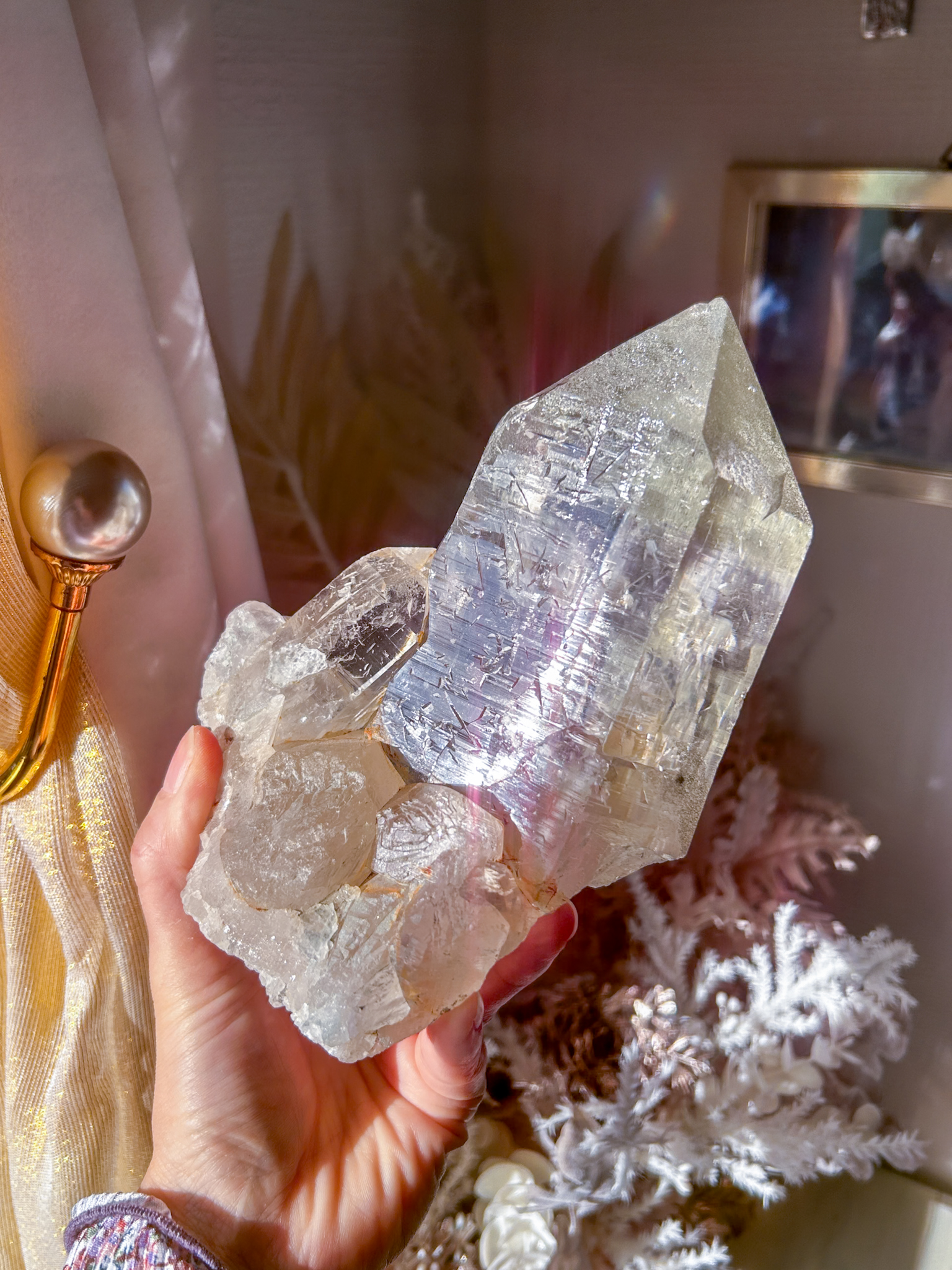 博物館級 超希少・入手困難・🔮古代文字が浮かび上がる
ガネーシュヒマール(シェルトゥン)ネパール産 巨大マスタークリスタル Ganesh, the God of Divine Blissスタンド付き - 画像 (2)