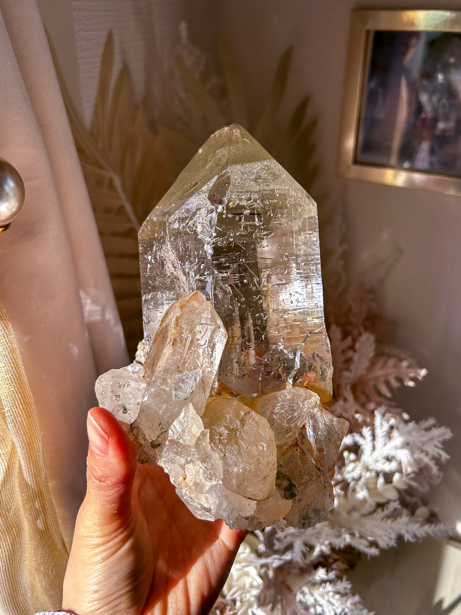 博物館級 超希少・入手困難・🔮古代文字が浮かび上がる
ガネーシュヒマール(シェルトゥン)ネパール産 巨大マスタークリスタル Ganesh, the God of Divine Blissスタンド付き - 画像 (4)