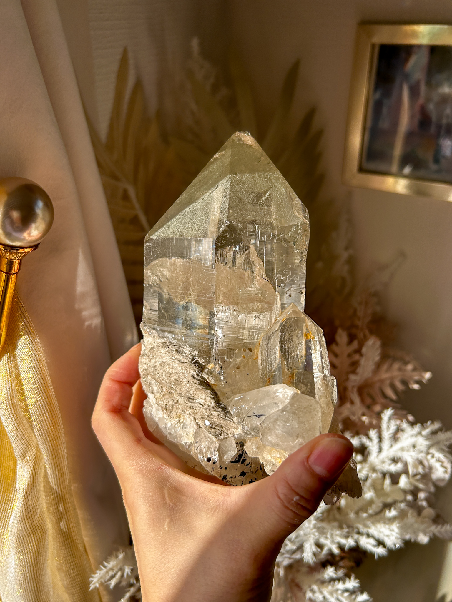 博物館級 超希少・入手困難・🔮古代文字が浮かび上がる
ガネーシュヒマール(シェルトゥン)ネパール産 巨大マスタークリスタル Ganesh, the God of Divine Blissスタンド付き - 画像 (5)