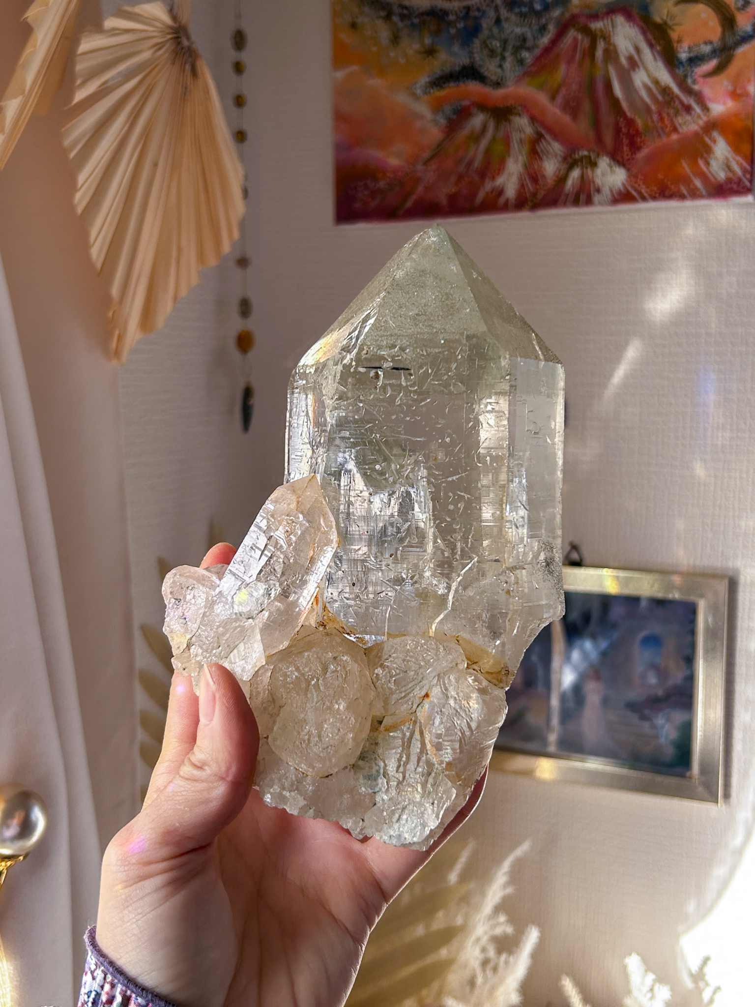 博物館級 超希少・入手困難・🔮古代文字が浮かび上がる
ガネーシュヒマール(シェルトゥン)ネパール産 巨大マスタークリスタル Ganesh, the God of Divine Blissスタンド付き - 画像 (8)