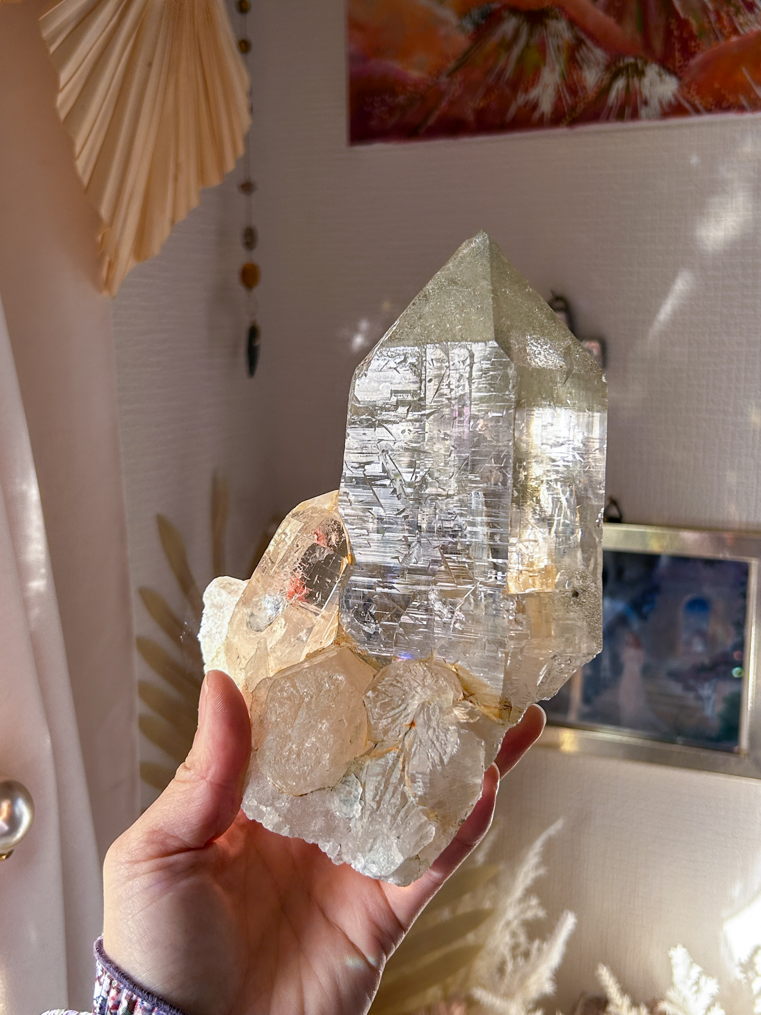 博物館級 超希少・入手困難・🔮古代文字が浮かび上がる
ガネーシュヒマール(シェルトゥン)ネパール産 巨大マスタークリスタル Ganesh, the God of Divine Blissスタンド付き - 画像 (9)