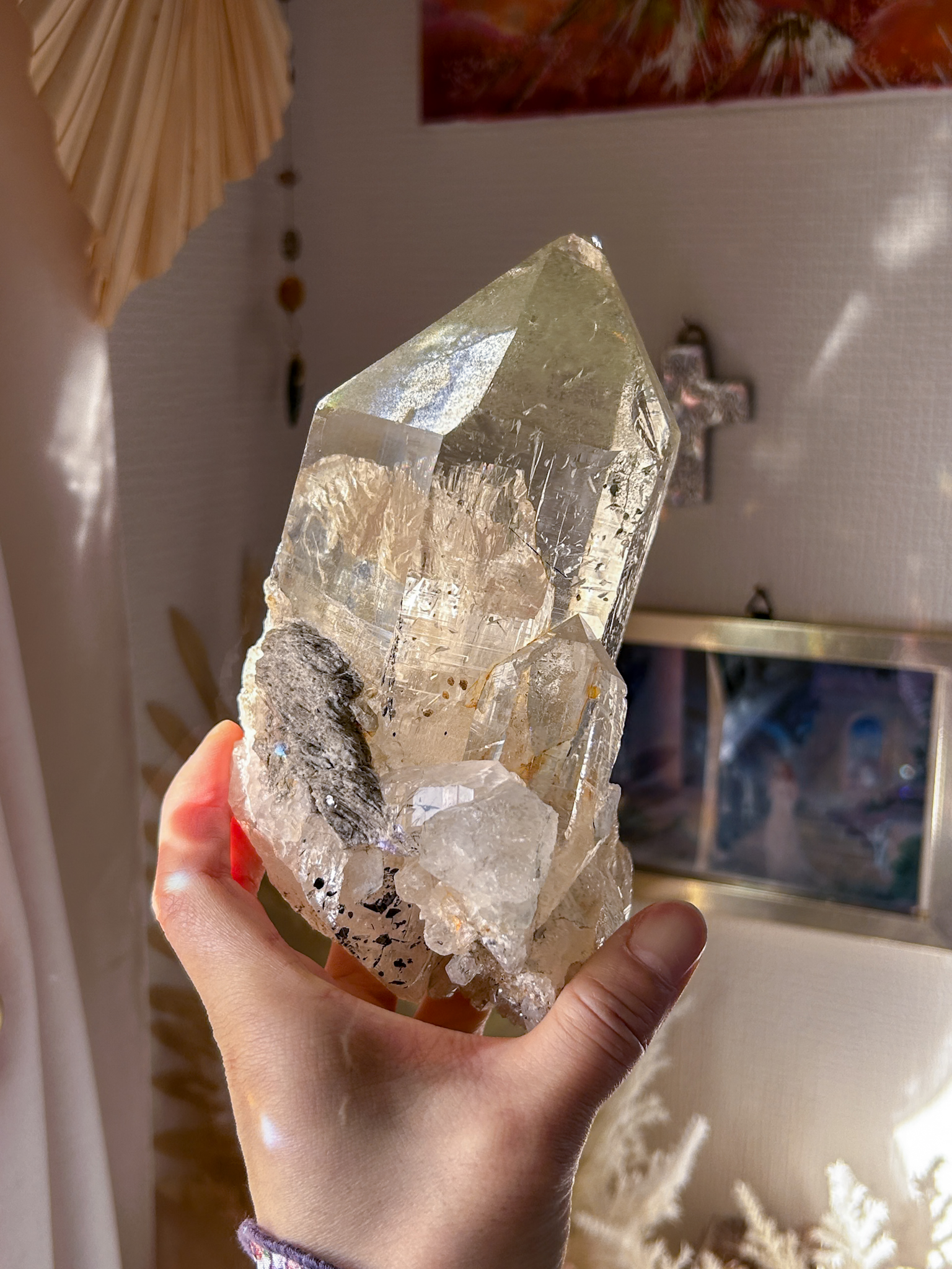 博物館級 超希少・入手困難・🔮古代文字が浮かび上がる
ガネーシュヒマール(シェルトゥン)ネパール産 巨大マスタークリスタル Ganesh, the God of Divine Blissスタンド付き - 画像 (10)