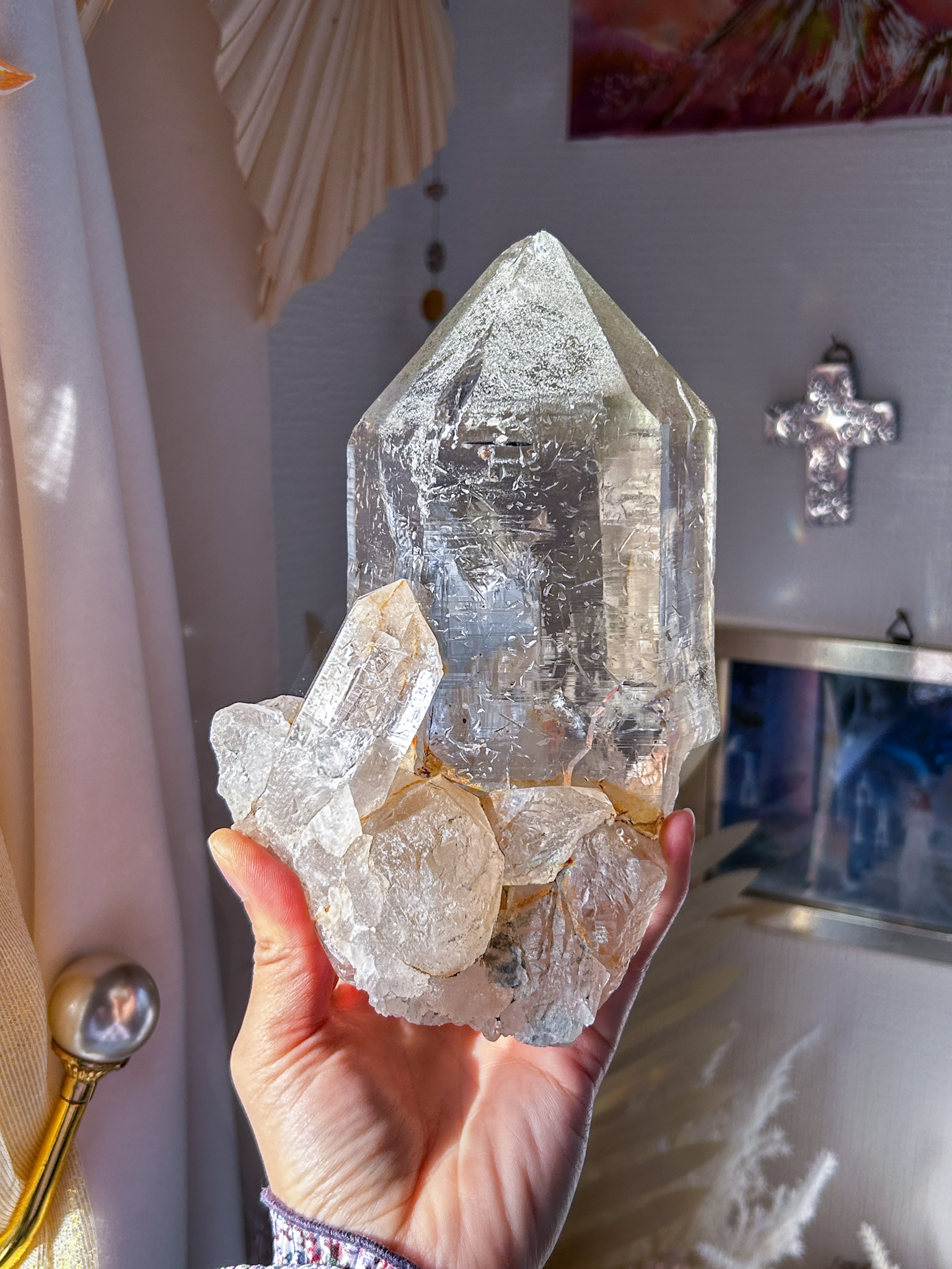 博物館級 超希少・入手困難・🔮古代文字が浮かび上がる
ガネーシュヒマール(シェルトゥン)ネパール産 巨大マスタークリスタル Ganesh, the God of Divine Blissスタンド付き