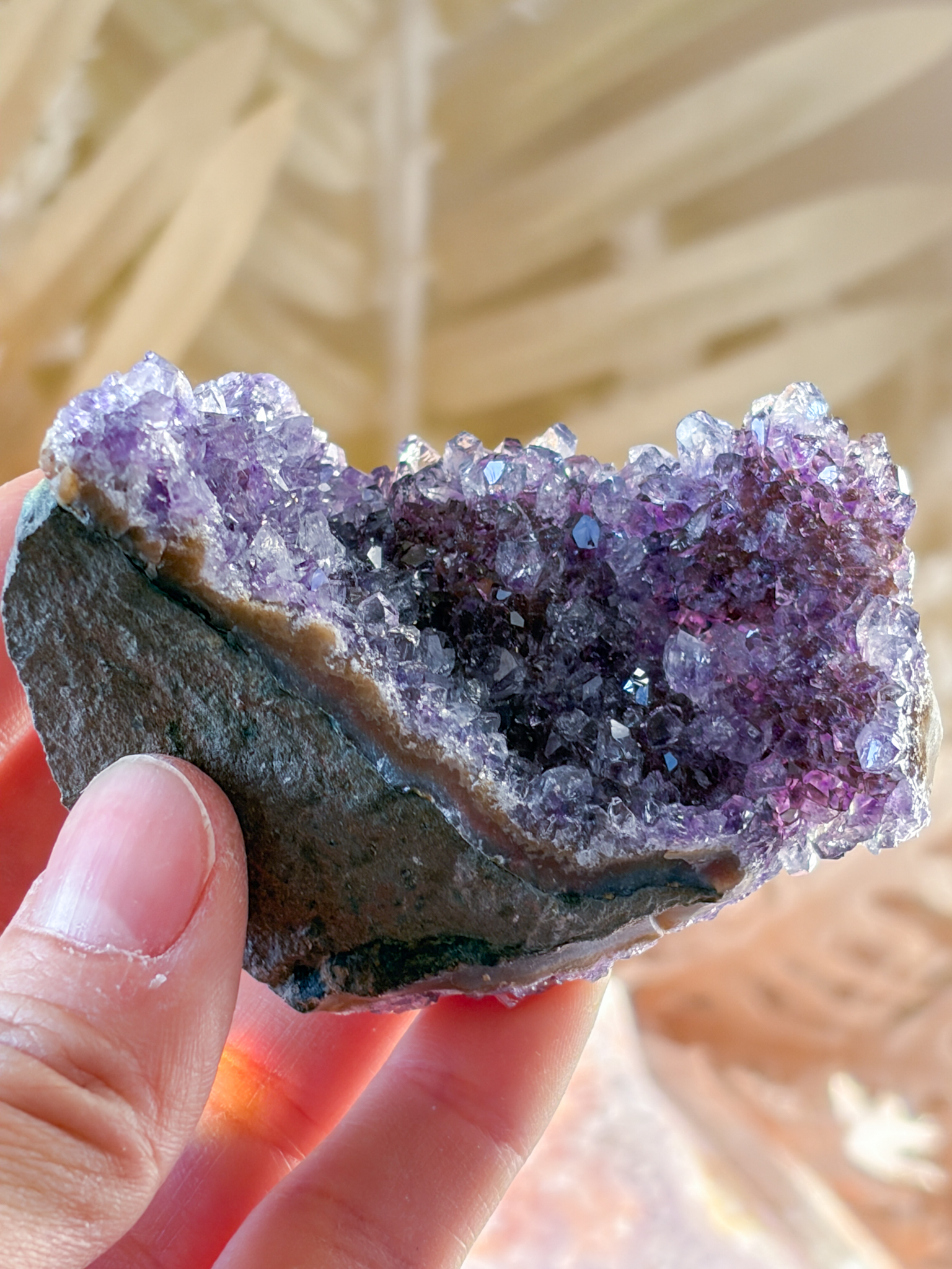 紫x赤 美しいキラキラの 妖精の宝石 シュガー レインボーアメジストxフラワーアメジスト(スタラクタイト) - 画像 (3)