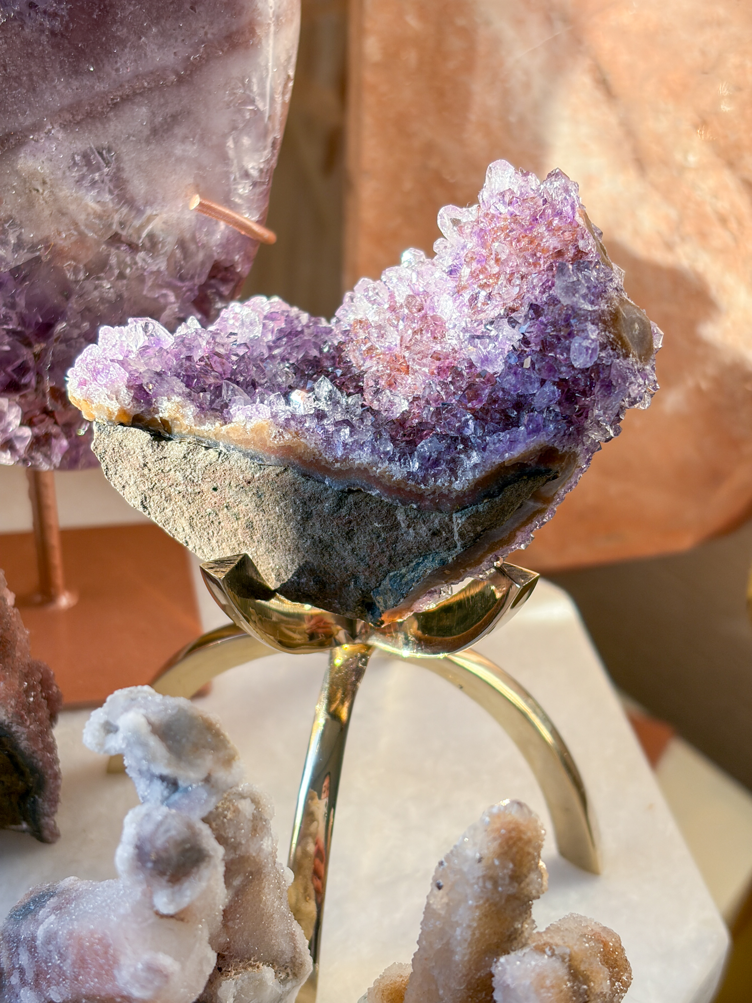 紫x赤 美しいキラキラの 妖精の宝石 シュガー レインボーアメジストxフラワーアメジスト(スタラクタイト)