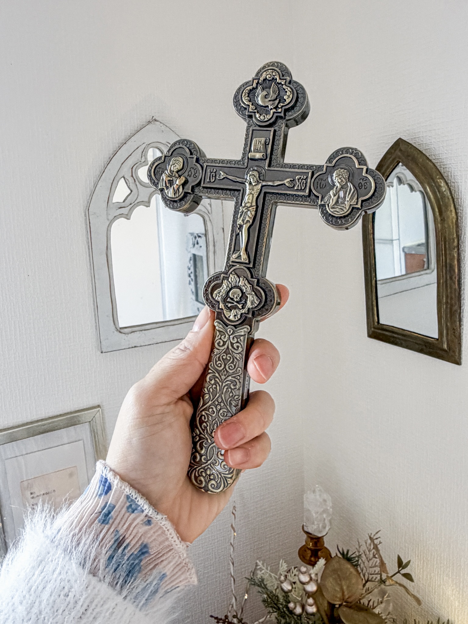 重厚感のあるブロンズ製390g礼拝用の 正教会 祈りの十字架 にぎりタイプ※おまとめ購入対象商品 - 画像 (2)