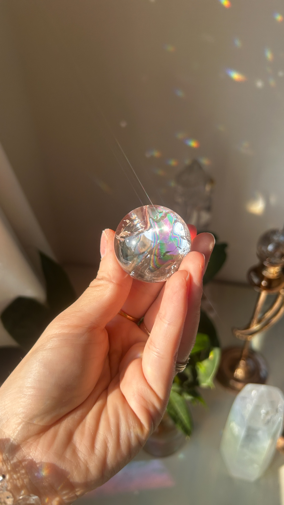 高透明・天然アイリススフィア(ブラジル)29mm ギラっと虹 - 画像 (4)